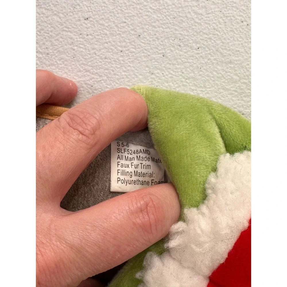 Star‎ Wars The Child Baby Yoda Grogu Christmas Slippers Santa Hat Small 5-6 Kids